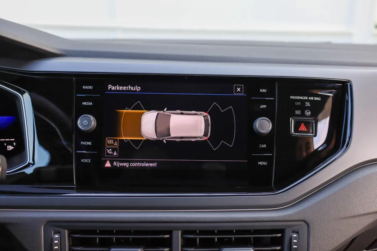 1.0 TSI 95pk R-Line | Parkeersensoren | ACC | Apple Carplay/Android Auto