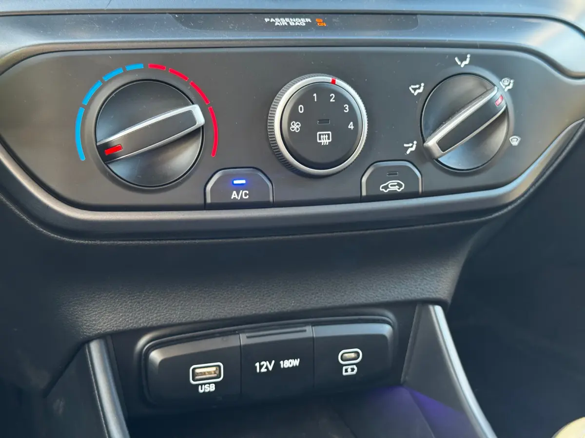 1.0 T-GDI 100pk Comfort / Navigatie d.m.v. Apple Carplay & Android Auto / Airco / Achteruitrijcamera / Airco | Camera | Carplay | Bestuurdersstoel in hoogte verstelbaar | Cruise control | Do