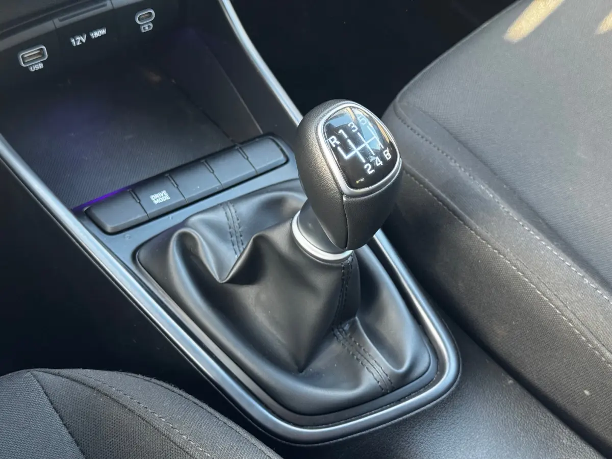 1.0 T-GDI 100pk Comfort / Navigatie d.m.v. Apple Carplay & Android Auto / Airco / Achteruitrijcamera / Airco | Camera | Carplay | Bestuurdersstoel in hoogte verstelbaar | Cruise control | Do
