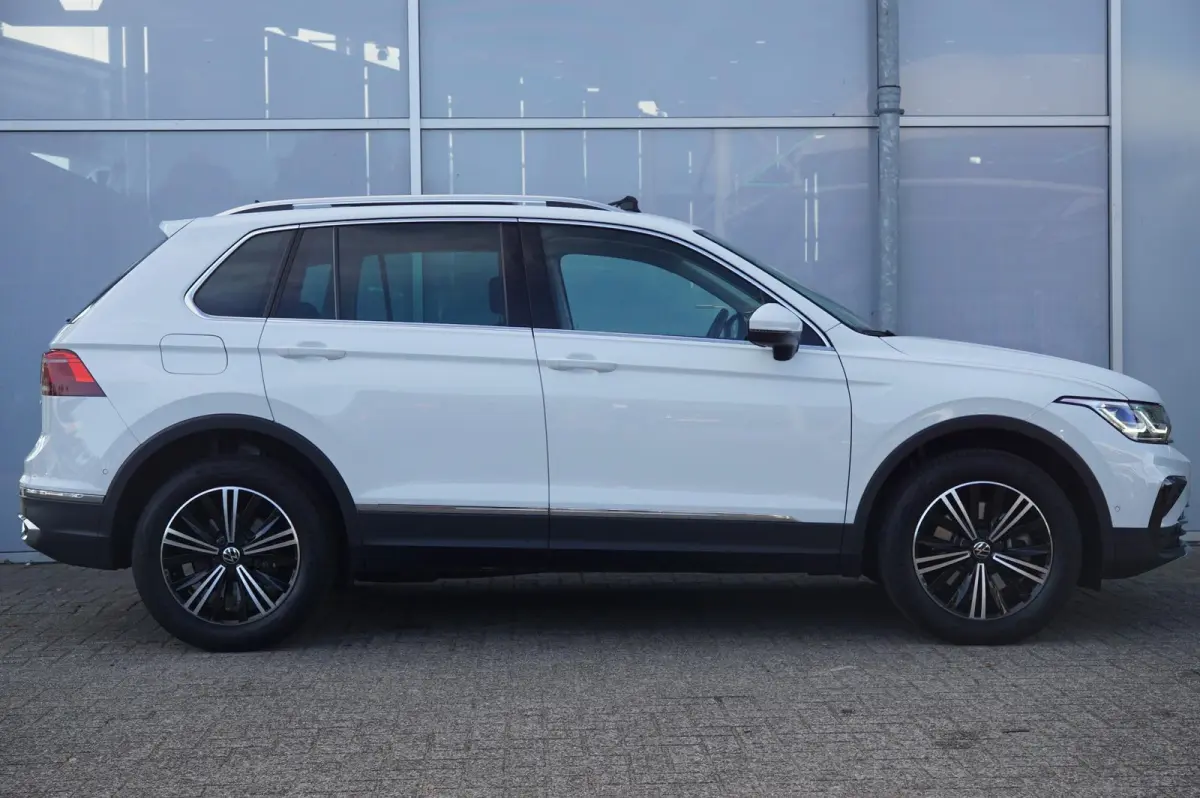 1.4 TSI 245pk eHybrid Elegance | SOH 98% | Panoramadak | Elektrische Achterklep | Achteruitrijcamera |