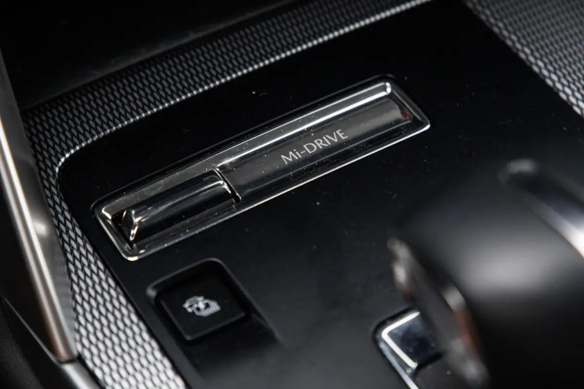 2.5 e-SkyActiv PHEV Homura Plus PANORAMA / 360 CAMERA / STOELVERWARMING + KOELING / CARPLAY / ADAPTIVE CRUISE