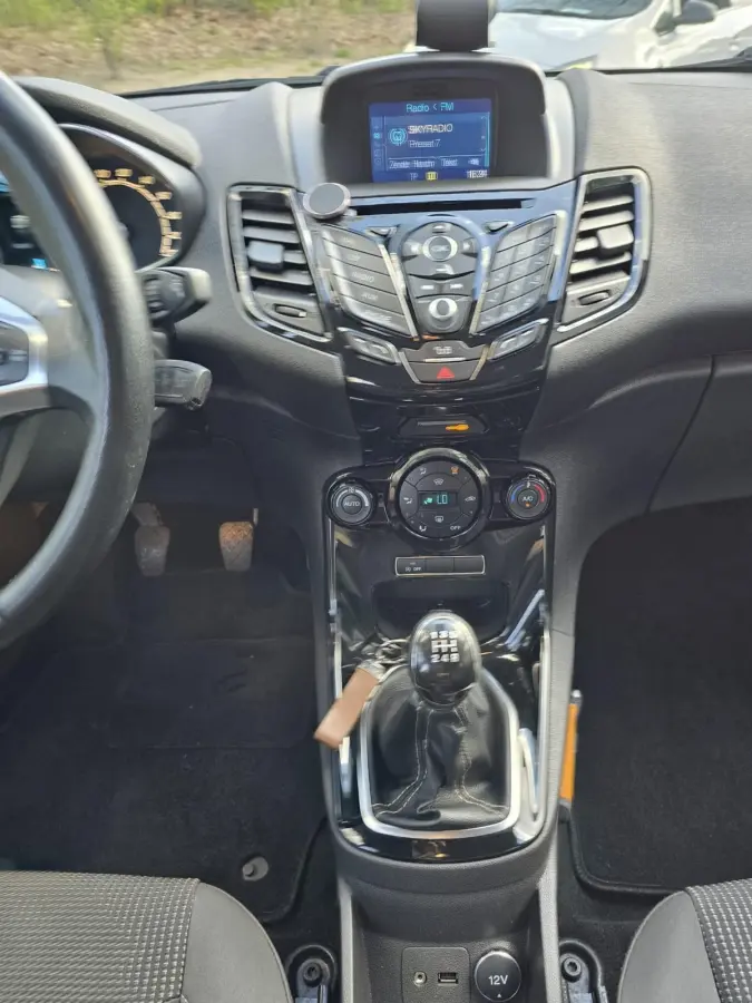 1.0 EcoBoost Titanium | 2E EIGENAAR | 12MND GARANTIE | NW DISTR | AIRCO | NAVI |