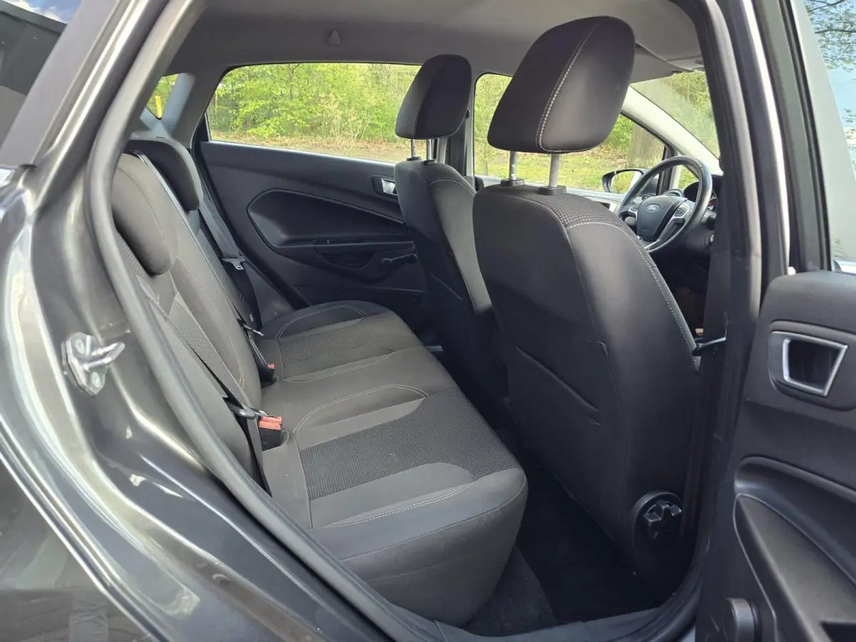 1.0 EcoBoost Titanium | 2E EIGENAAR | 12MND GARANTIE | NW DISTR | AIRCO | NAVI |