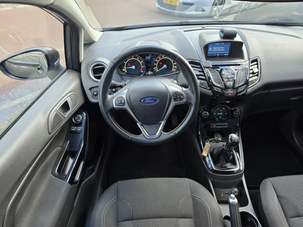 1.0 EcoBoost Titanium | 2E EIGENAAR | 12MND GARANTIE | NW DISTR | AIRCO | NAVI |