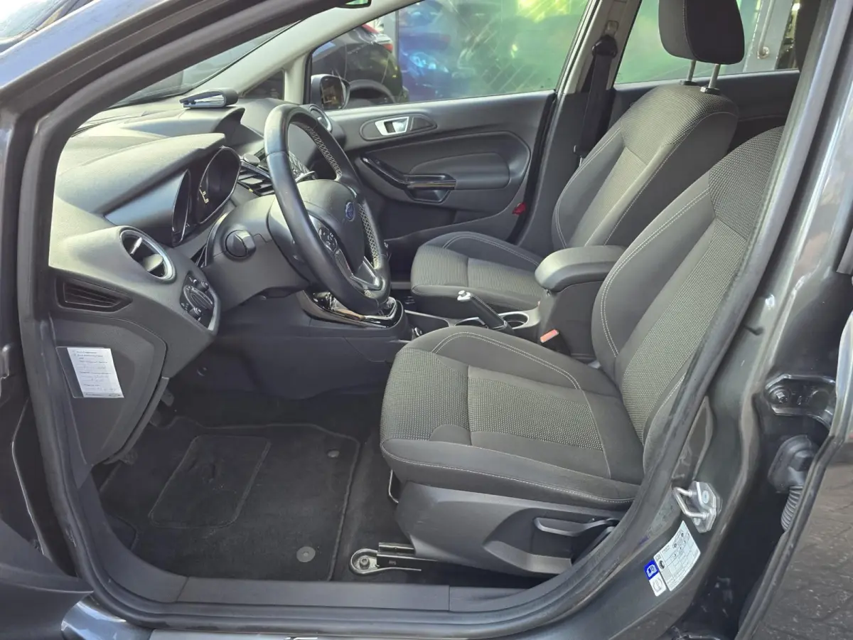1.0 EcoBoost Titanium | 2E EIGENAAR | 12MND GARANTIE | NW DISTR | AIRCO | NAVI |