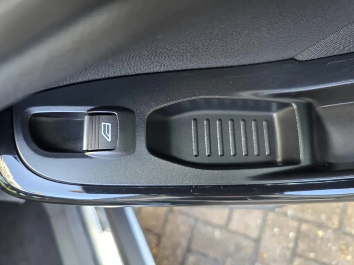 1.0 EcoBoost Titanium | 2E EIGENAAR | 12MND GARANTIE | NW DISTR | AIRCO | NAVI |