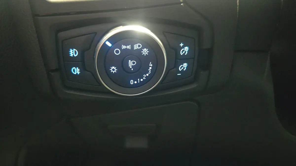 1.0 Titanium | 2E EIGENAAR |3/6 OF 12MND GARANTIE | AIRCO | CRUISE | NAVI | LMV |