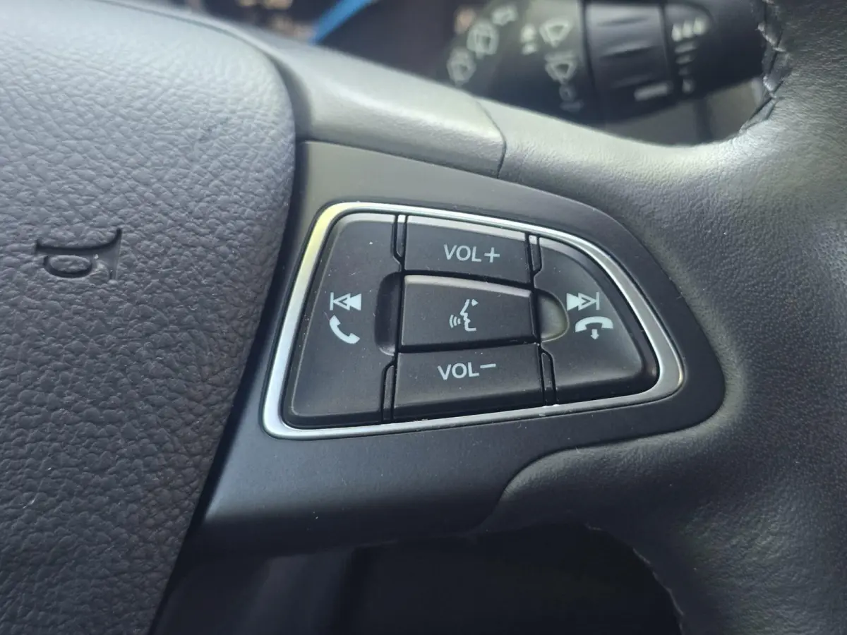 1.0 Titanium | 2E EIGENAAR |3/6 OF 12MND GARANTIE | AIRCO | CRUISE | NAVI | LMV |