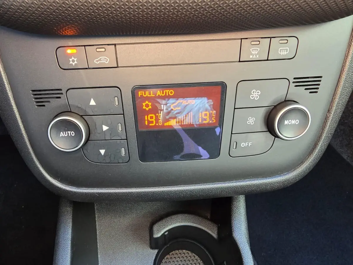 0.9 TwinAir Sempre | 1E EIGENAAR | 3/6 OF 12MND GARANTIE | 22.513 KM | CRUISE | NAVI | AIRCO | LMV |