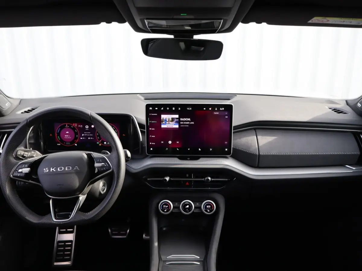1.5 TSI 204pk PHEV Sportline Business | SoH 100% | Apple Carplay/Android Auto | ACC | Dodehoek Detectie