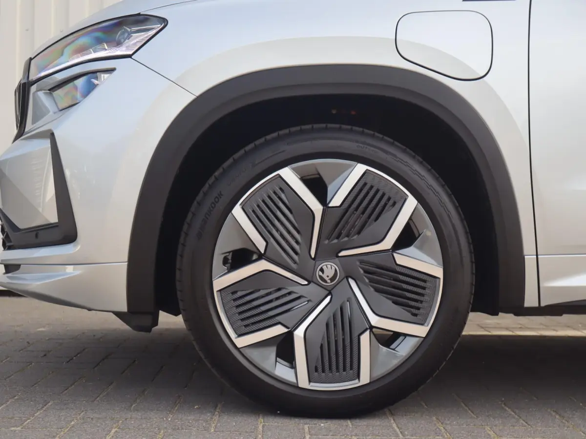 1.5 TSI 204pk PHEV Sportline Business | SoH 100% | Apple Carplay/Android Auto | ACC | Dodehoek Detectie