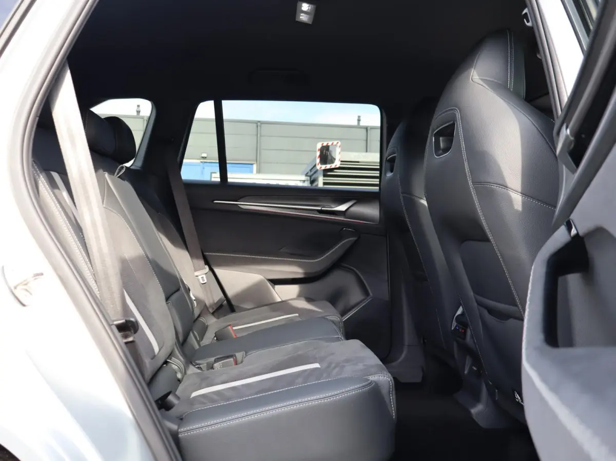 1.5 TSI 204pk PHEV Sportline Business | SoH 100% | Apple Carplay/Android Auto | ACC | Dodehoek Detectie