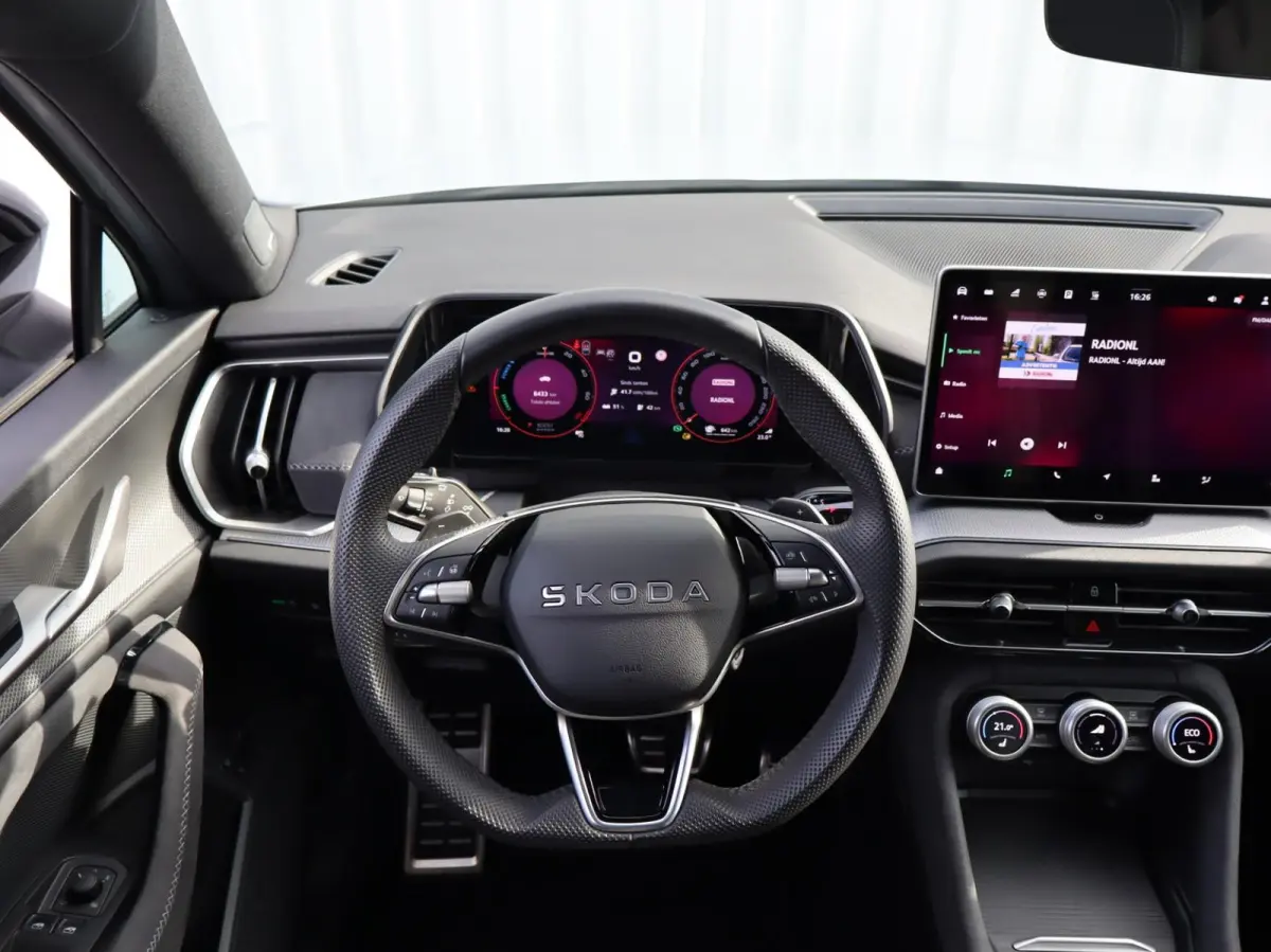 1.5 TSI 204pk PHEV Sportline Business | SoH 100% | Apple Carplay/Android Auto | ACC | Dodehoek Detectie