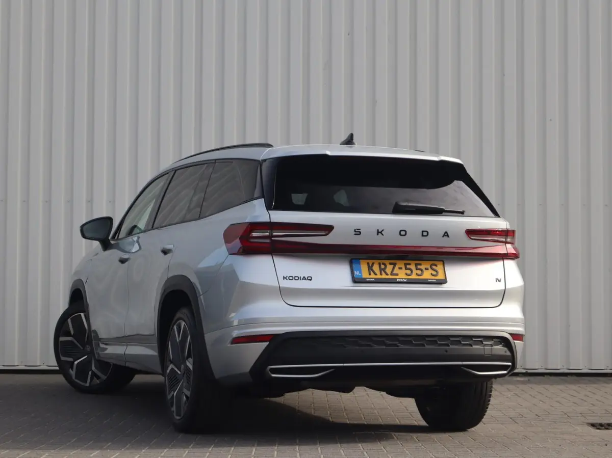 1.5 TSI 204pk PHEV Sportline Business | SoH 100% | Apple Carplay/Android Auto | ACC | Dodehoek Detectie