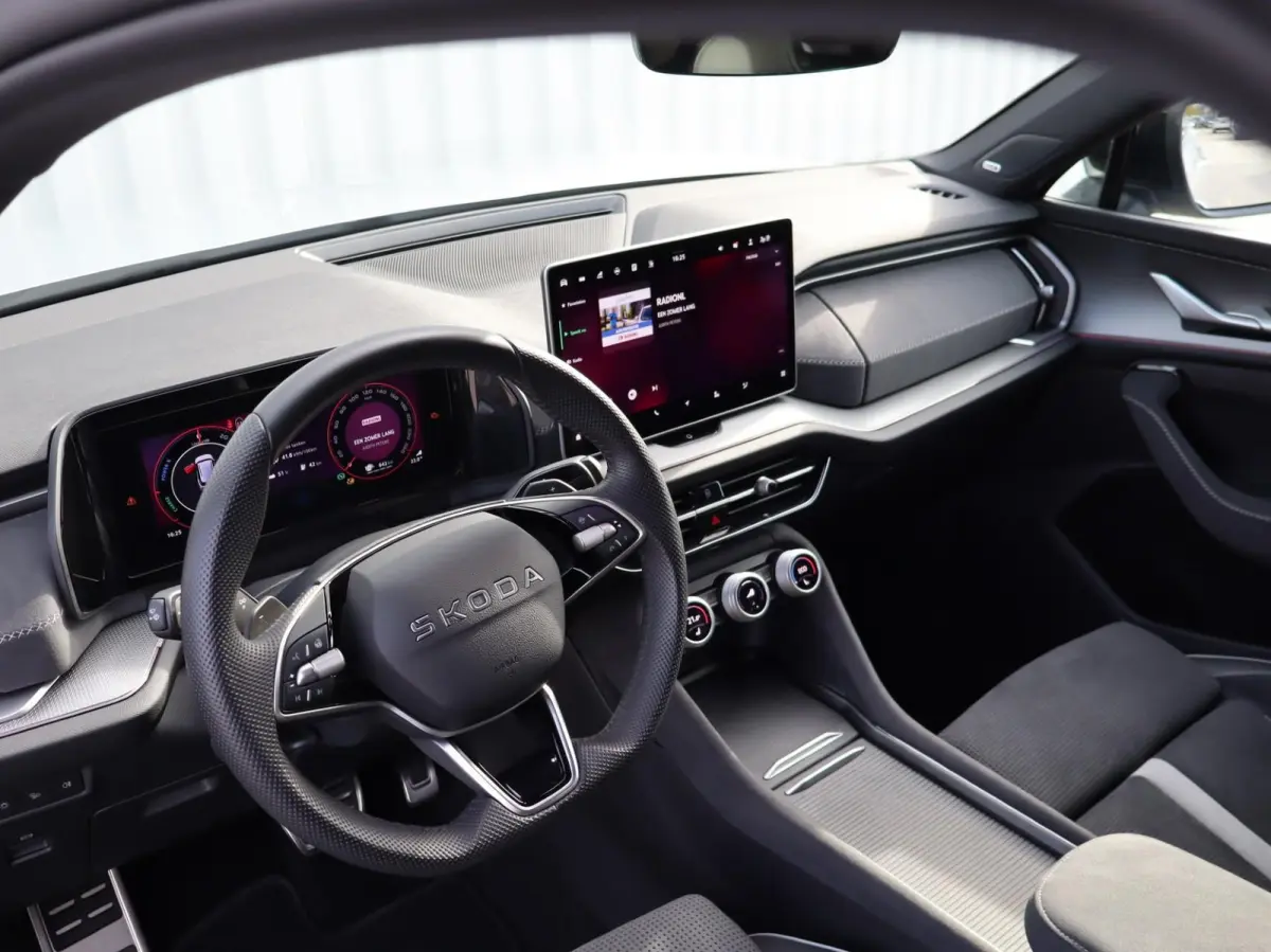 1.5 TSI 204pk PHEV Sportline Business | SoH 100% | Apple Carplay/Android Auto | ACC | Dodehoek Detectie