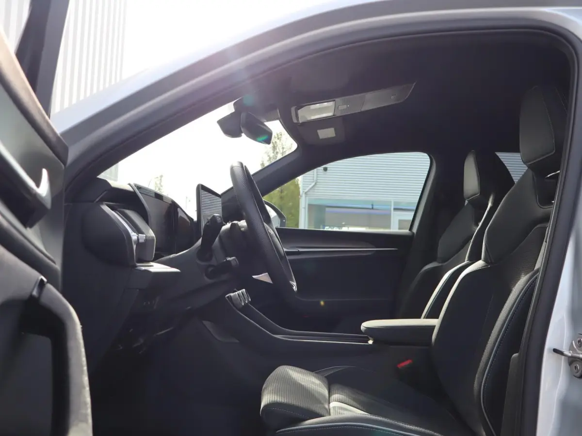 1.5 TSI 204pk PHEV Sportline Business | SoH 100% | Apple Carplay/Android Auto | ACC | Dodehoek Detectie