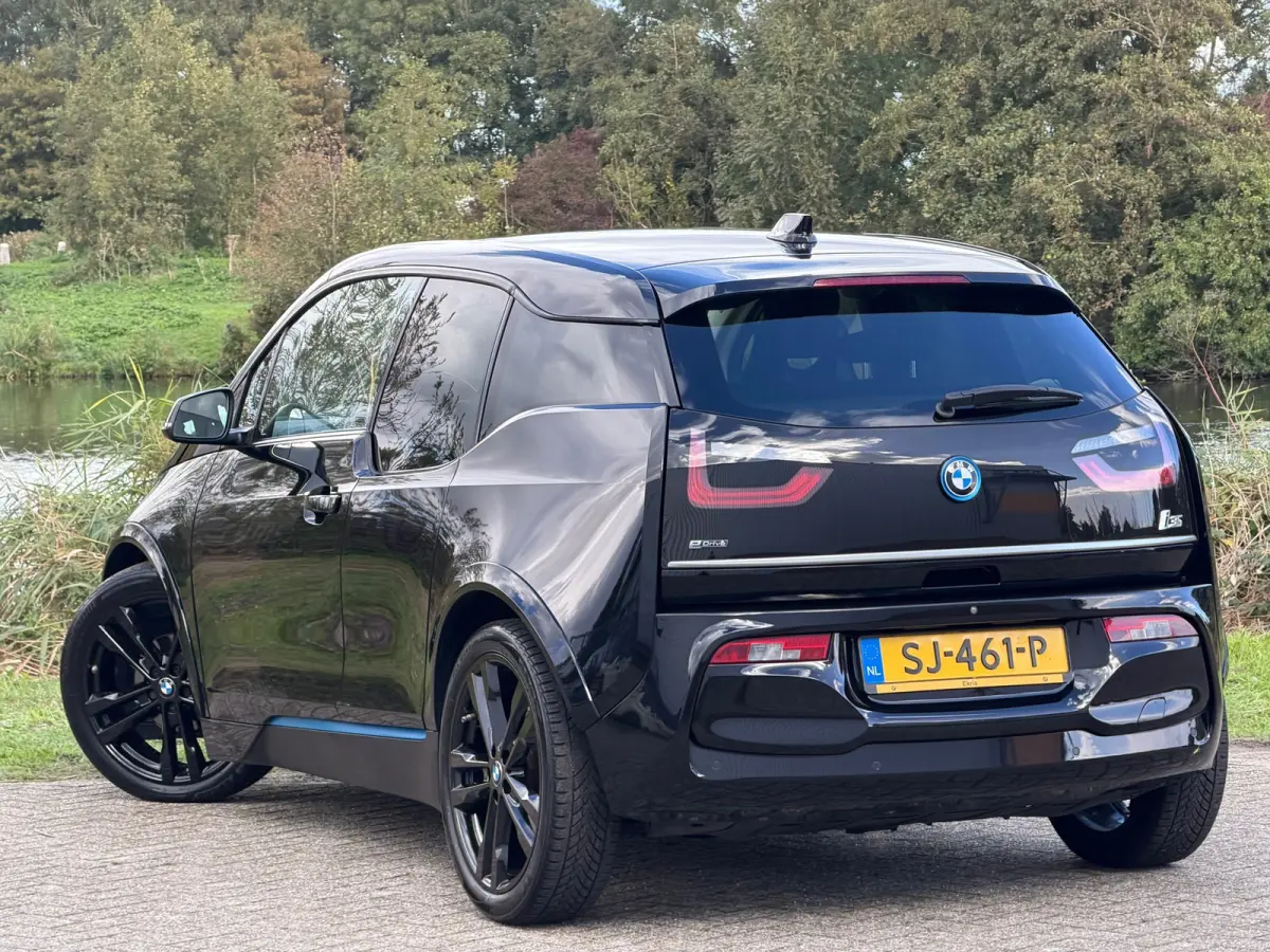 S iPerformance - Fluid Black - Panorama/Camera/Carplay/H.Kardon/W.pomp