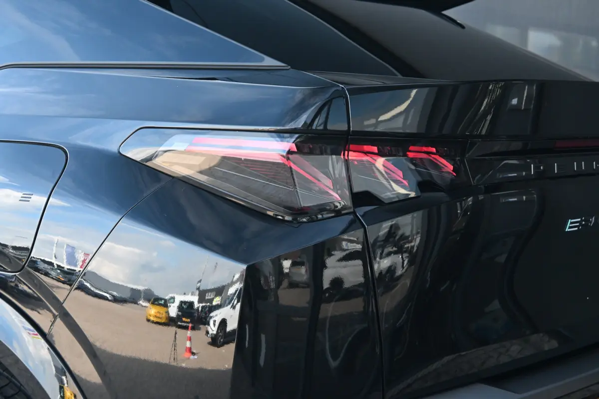 GT Avantage 210 73 kWh DEMO-DEAL! Tot 8 Jaar Garantie! | Massage | Elektr. Achterklep | Adaptive Cruise | 360 Camera | Elektr. Stoelen | Keyless-Entry | !!