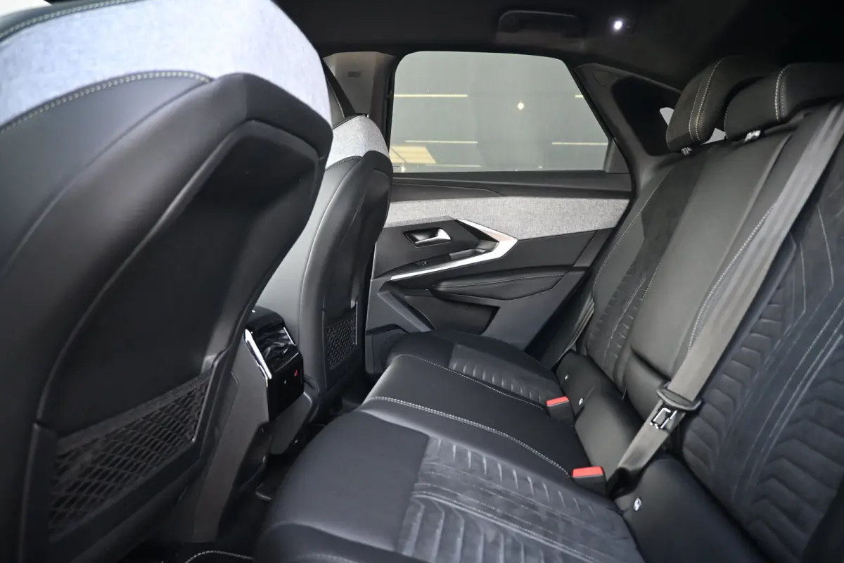 GT Avantage 210 73 kWh DEMO-DEAL! Tot 8 Jaar Garantie! | Massage | Elektr. Achterklep | Adaptive Cruise | 360 Camera | Elektr. Stoelen | Keyless-Entry | !!