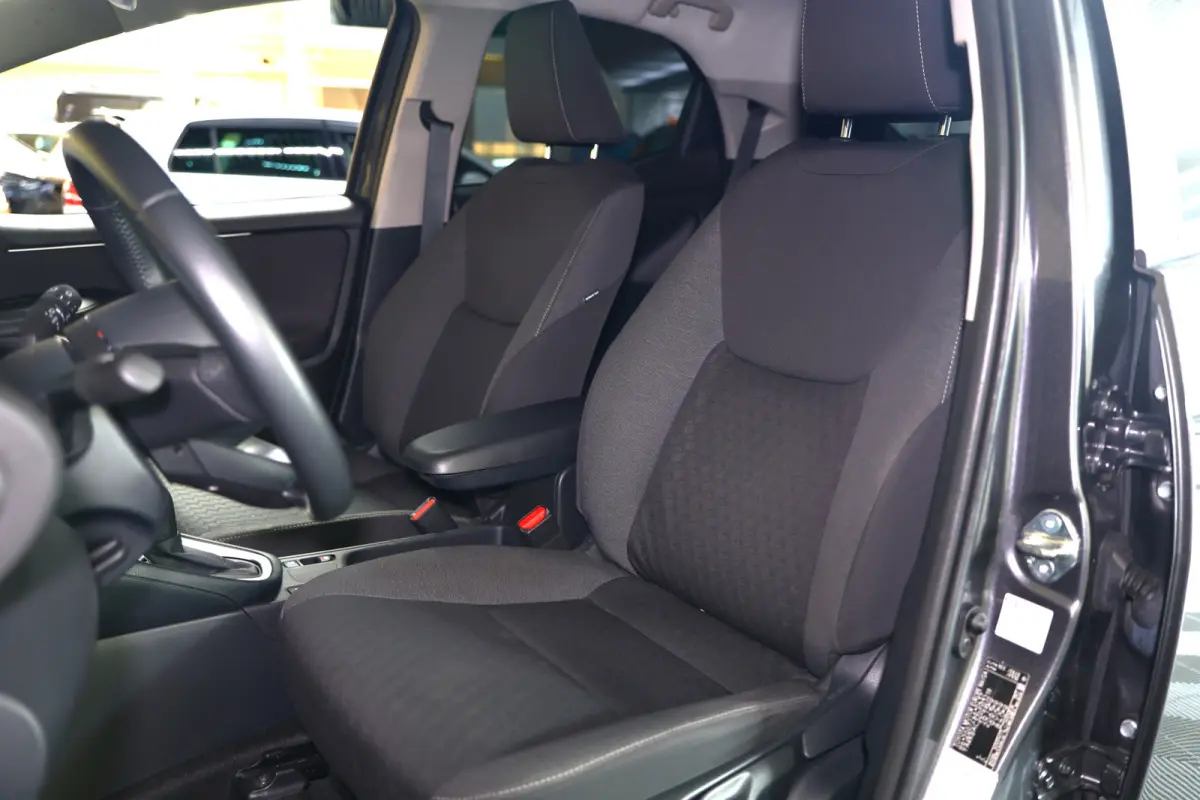 1.5 Hybrid Business Plus AUTOM CLIMA CAMERA CRUISE CARPLAY LANE STOELVW '23