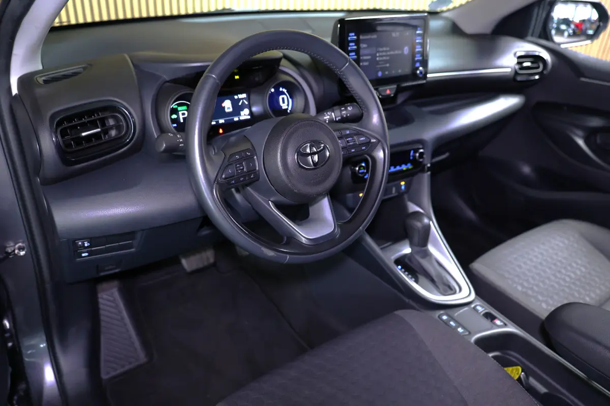 1.5 Hybrid Business Plus AUTOM CLIMA CAMERA CRUISE CARPLAY LANE STOELVW '23