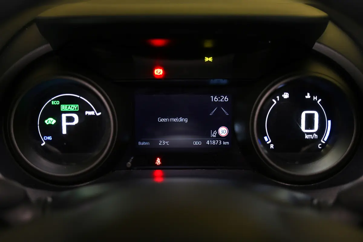 1.5 Hybrid Business Plus AUTOM CLIMA CAMERA CRUISE CARPLAY LANE STOELVW '23