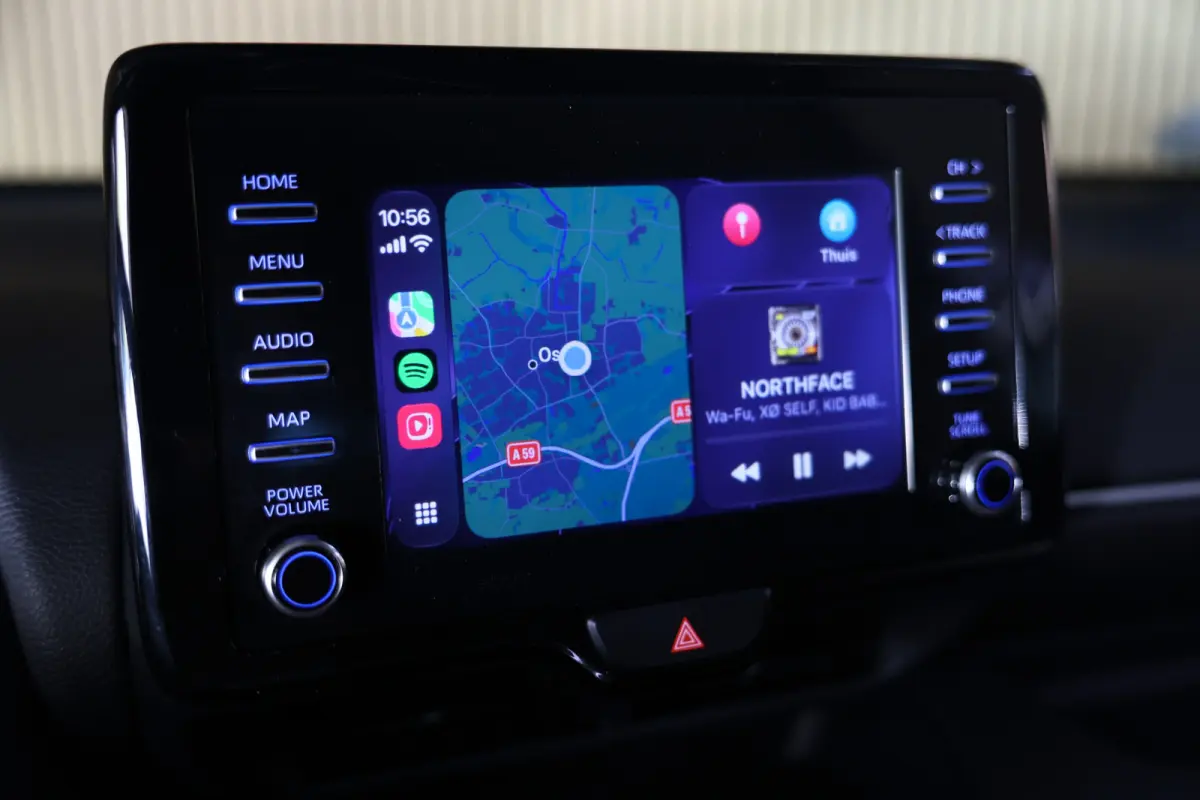 1.5 Hybrid Business Plus AUTOM CLIMA CAMERA CRUISE CARPLAY LANE STOELVW '23