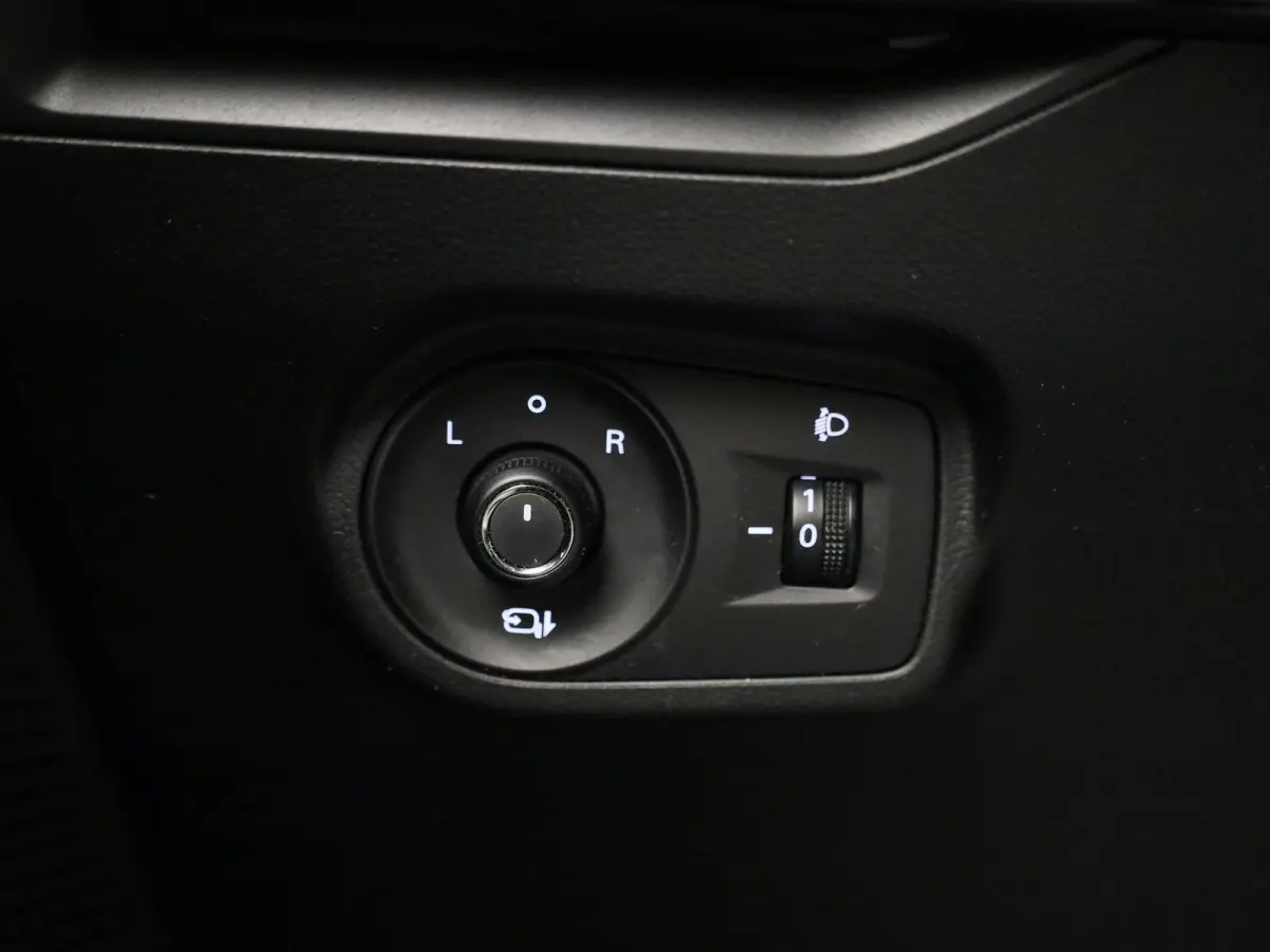 Luxury 64 kWh | 95,8% SOH | STUURVERWARMING | STOELVERWARMING | LEDEREN BEKLEDING | 360 CAMERA | APPLE CARPLAY | ANDROID AUTO |