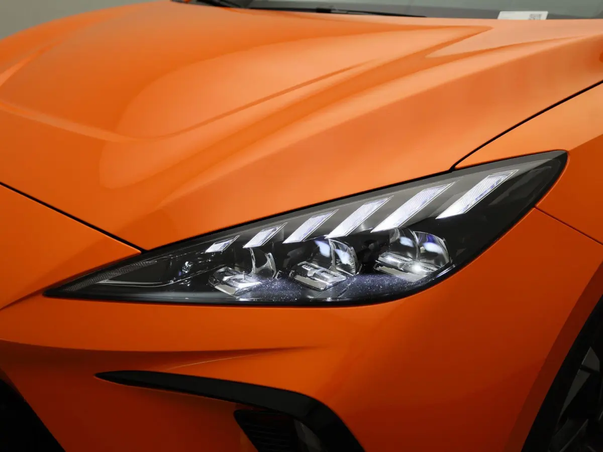 Luxury 64 kWh | 95,8% SOH | STUURVERWARMING | STOELVERWARMING | LEDEREN BEKLEDING | 360 CAMERA | APPLE CARPLAY | ANDROID AUTO |