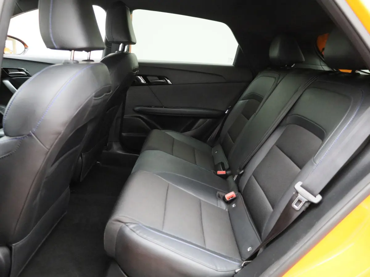 Luxury 64 kWh | 95,8% SOH | STUURVERWARMING | STOELVERWARMING | LEDEREN BEKLEDING | 360 CAMERA | APPLE CARPLAY | ANDROID AUTO |