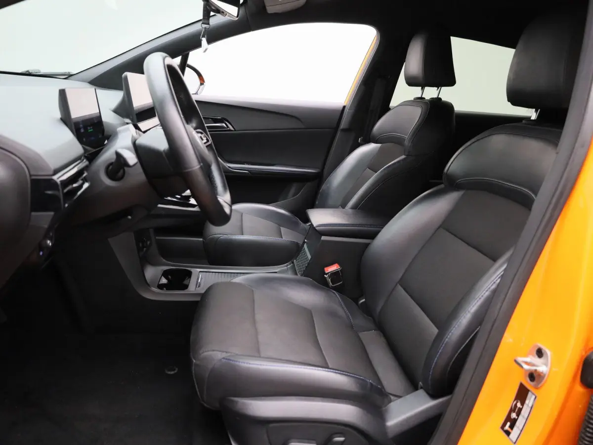 Luxury 64 kWh | 95,8% SOH | STUURVERWARMING | STOELVERWARMING | LEDEREN BEKLEDING | 360 CAMERA | APPLE CARPLAY | ANDROID AUTO |