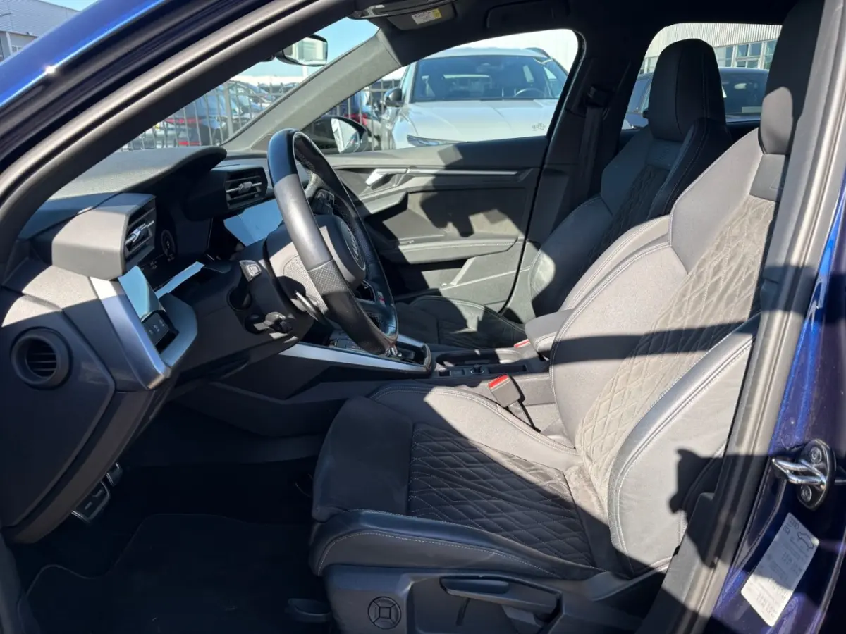 40 TFSI e Edition l S-Line l Leder/Alcantara Int. l Stoelverwarming l Afn. Trekhaak l Parkeersensoren l 18" l Adapt. Cr Control l