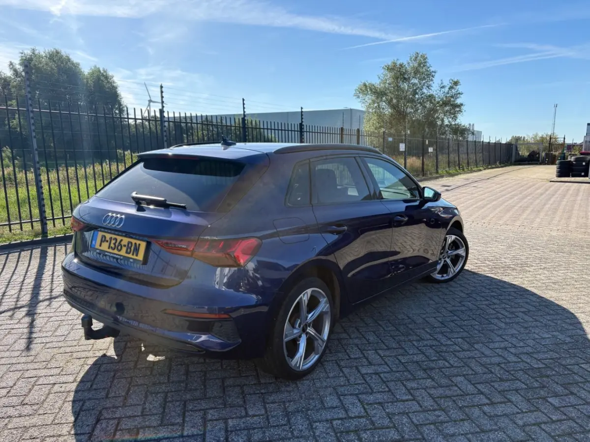 40 TFSI e Edition l S-Line l Leder/Alcantara Int. l Stoelverwarming l Afn. Trekhaak l Parkeersensoren l 18" l Adapt. Cr Control l