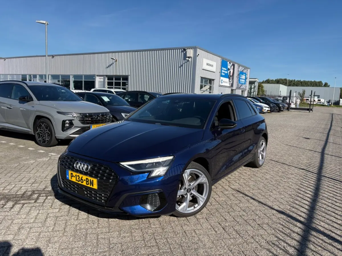 40 TFSI e Edition l S-Line l Leder/Alcantara Int. l Stoelverwarming l Afn. Trekhaak l Parkeersensoren l 18" l Adapt. Cr Control l