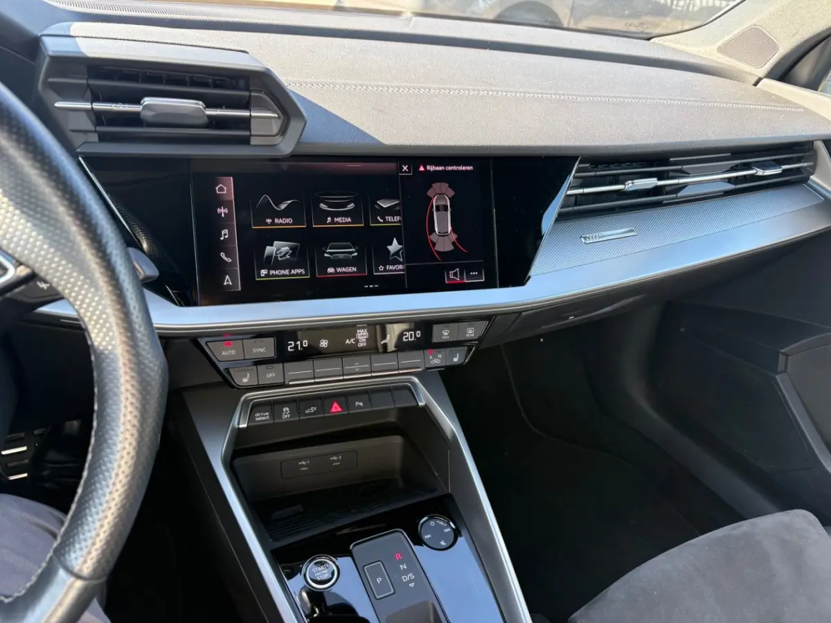 40 TFSI e Edition l S-Line l Leder/Alcantara Int. l Stoelverwarming l Afn. Trekhaak l Parkeersensoren l 18" l Adapt. Cr Control l