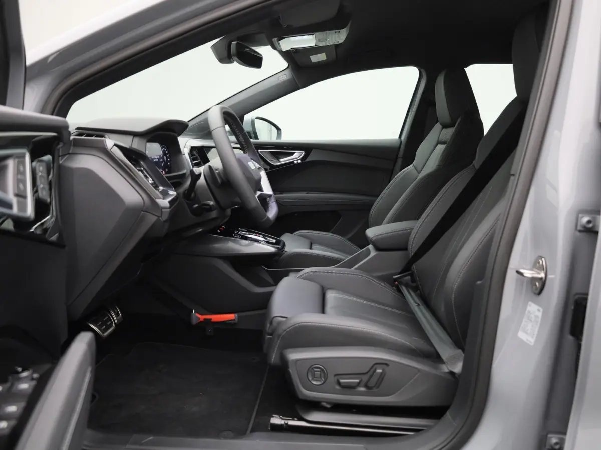 40 S Edition 63 kWh 204 PK | Demo | S-line | Navigatie | 360 Camera | Lichtmetalen velgen | Stoelverwarming |