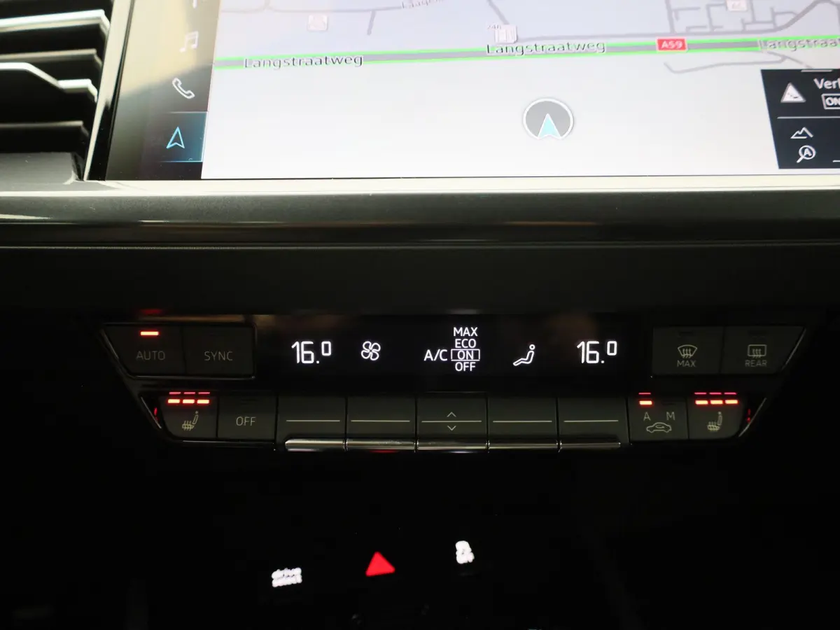 40 S Edition 63 kWh 204 PK | Demo | S-line | Navigatie | 360 Camera | Lichtmetalen velgen | Stoelverwarming |