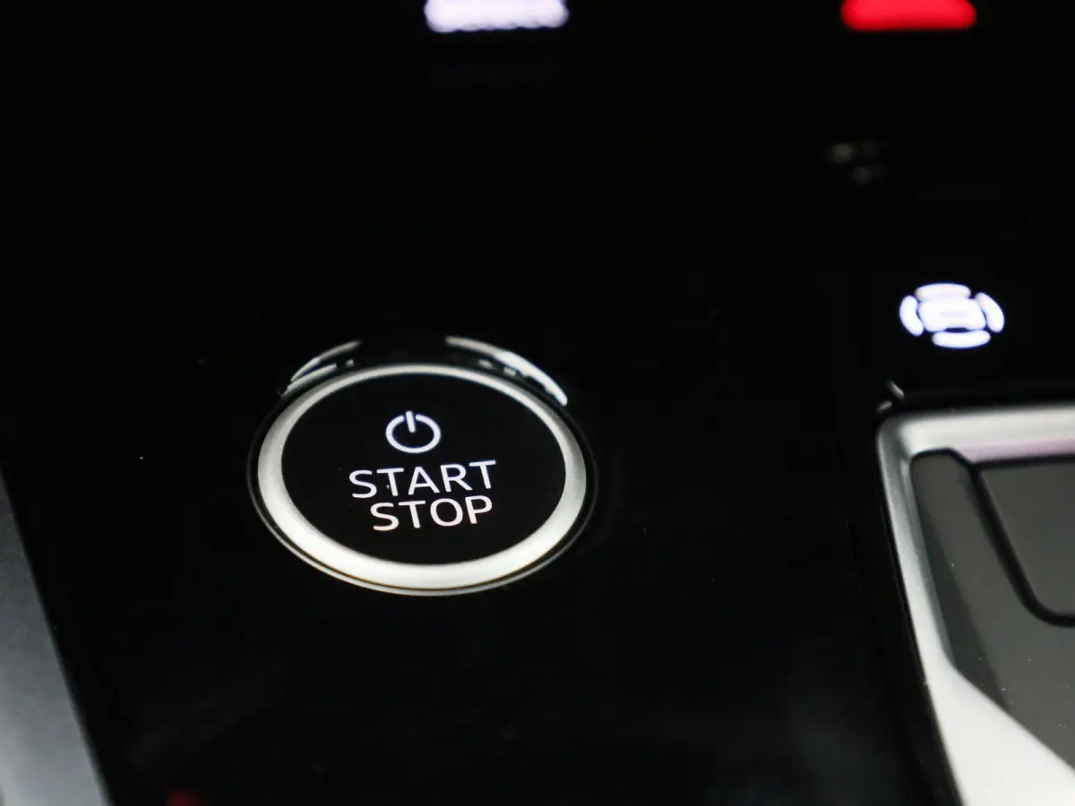 40 S Edition 63 kWh 204 PK | Demo | S-line | Navigatie | 360 Camera | Lichtmetalen velgen | Stoelverwarming |