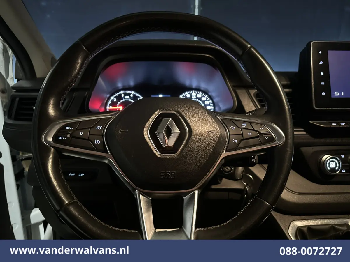 2.0 dCi 131pk L2H1 Euro6 Airco | Navigatie | LED | Apple Carplay | Cruisecontrol | Parkeersensoren 2500kg trekvermogen, Bijrijdersbank