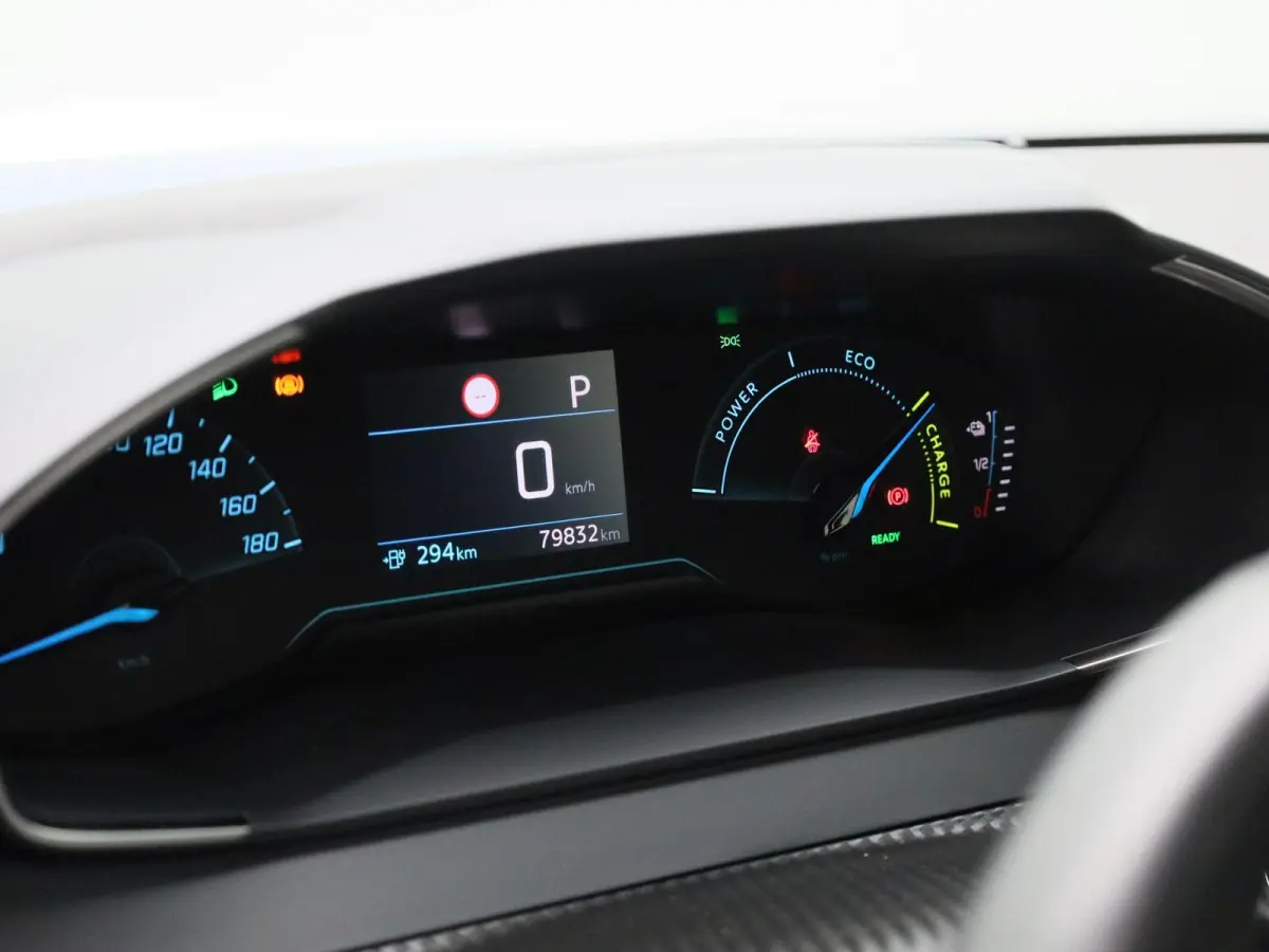 EV Active 54 kWh | Apple Carplay / Android Auto | 360 Camera | Keyless | 3 Fase |