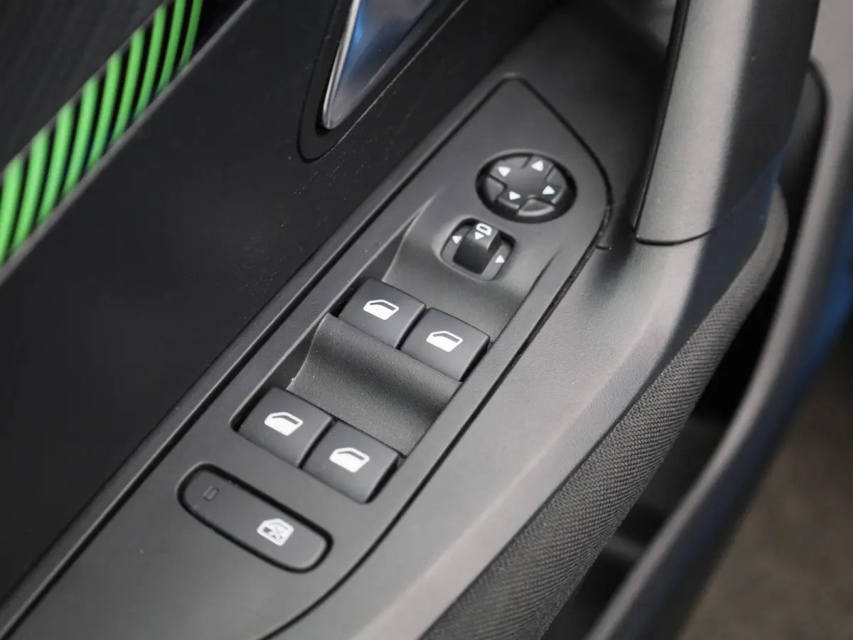 EV Active 54 kWh | Apple Carplay / Android Auto | 360 Camera | Keyless | 3 Fase |