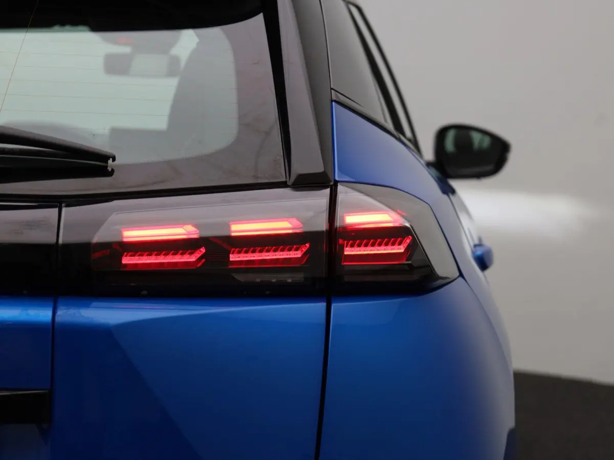 EV Active 54 kWh | Apple Carplay / Android Auto | 360 Camera | Keyless | 3 Fase |