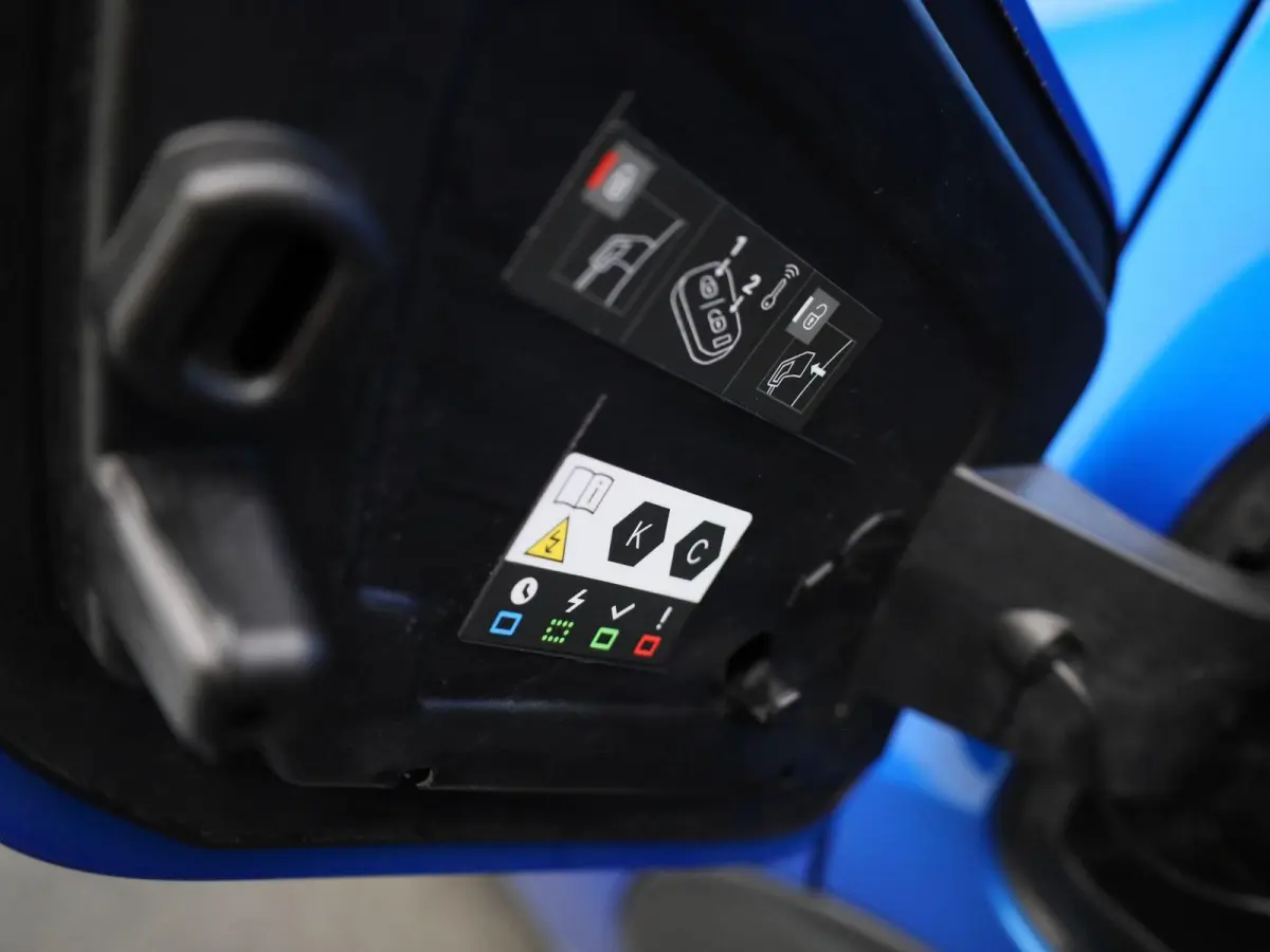 EV Active 54 kWh | Apple Carplay / Android Auto | 360 Camera | Keyless | 3 Fase |