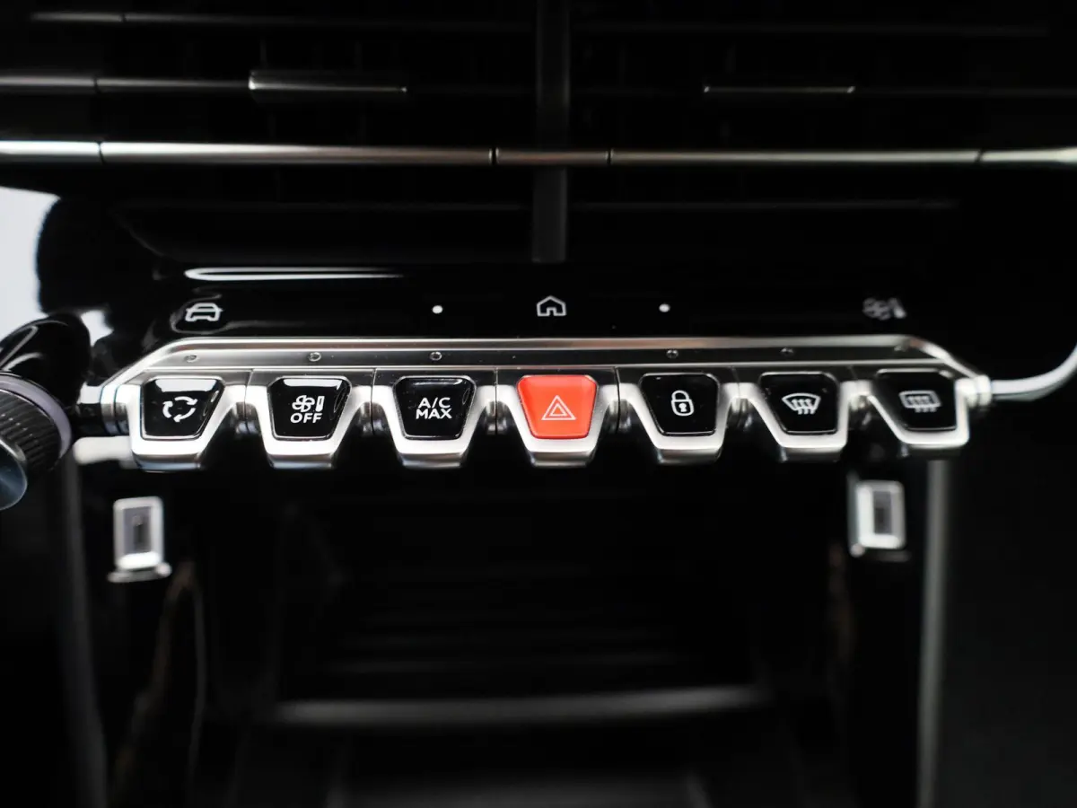 EV Active 54 kWh | Apple Carplay / Android Auto | 360 Camera | Keyless | 3 Fase |