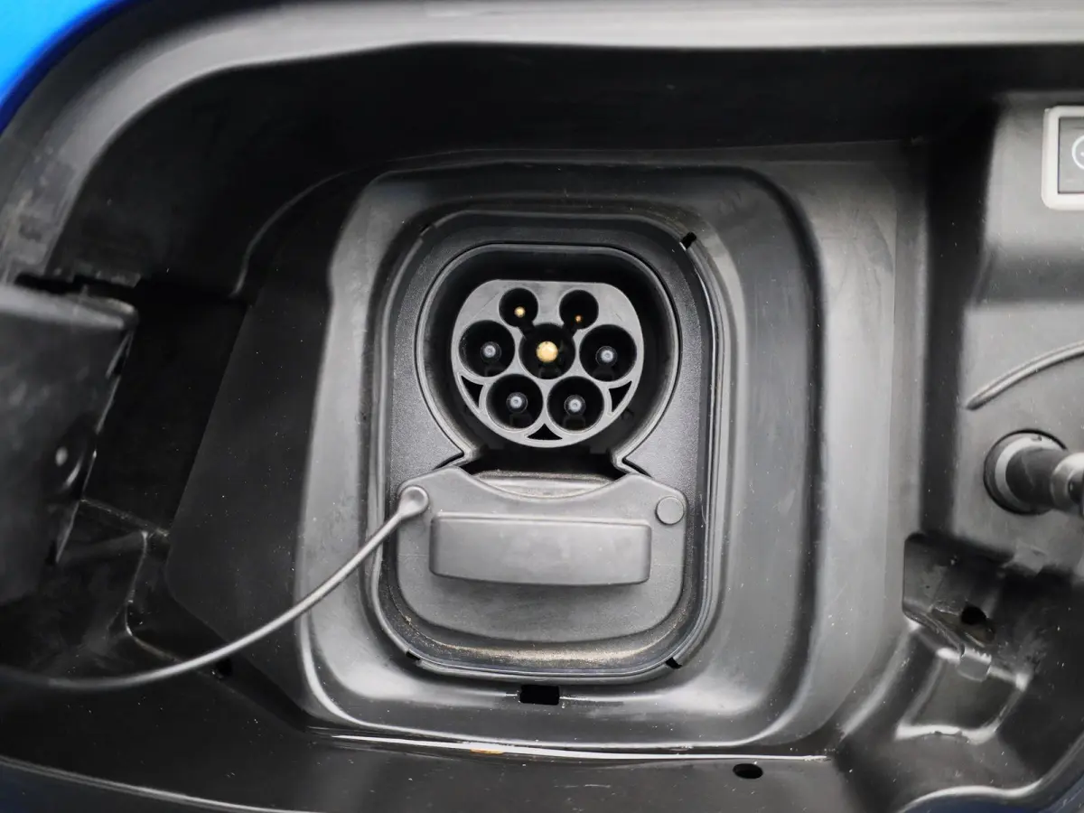 EV Active 54 kWh | Apple Carplay / Android Auto | 360 Camera | Keyless | 3 Fase |