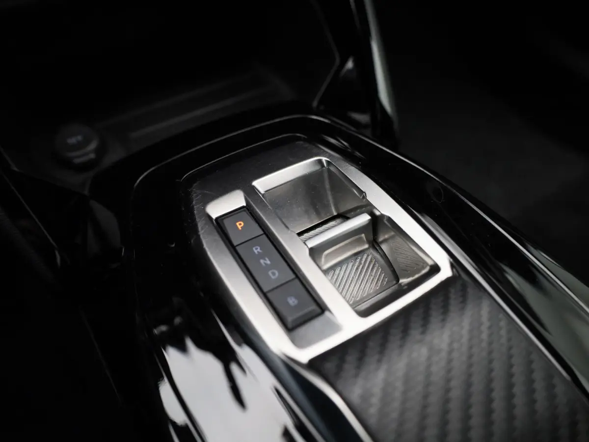 EV Active 54 kWh | Apple Carplay / Android Auto | 360 Camera | Keyless | 3 Fase |