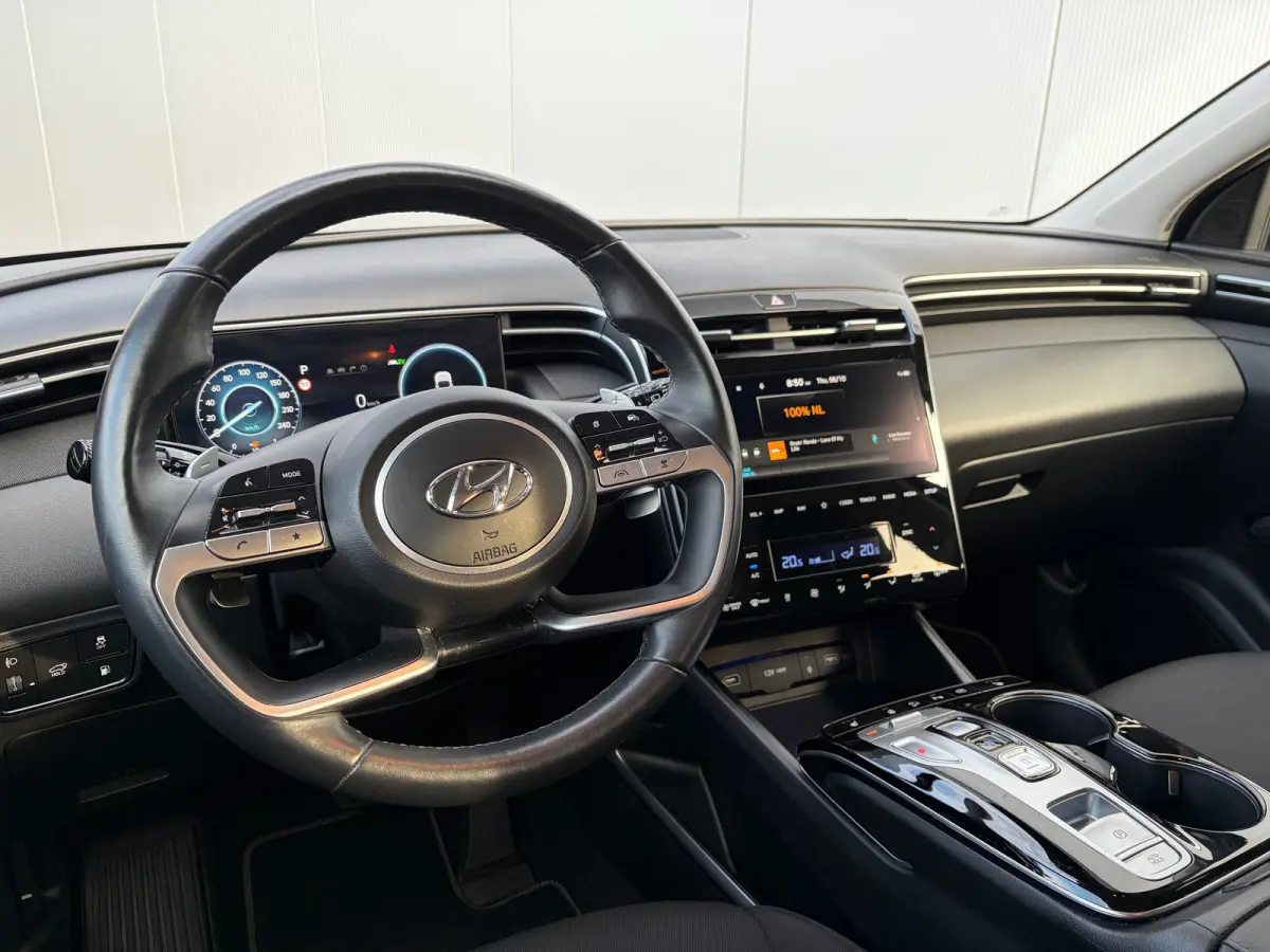 1.6 T-GDI 265pk PHEV Comfort Smart 4WD | Climate | Camera | Carplay | Keyless | Navigatie | Full - Led | Elek. Klep | Winterpakket | 19" Lichtmetaal | Krell Audio | Digitale Cockpit | Parkee