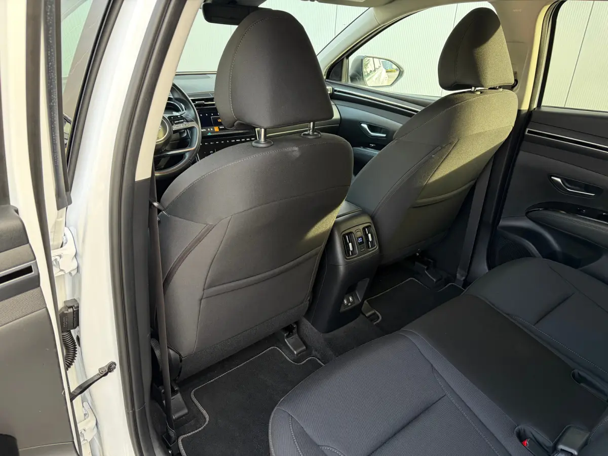 1.6 T-GDI 265pk PHEV Comfort Smart 4WD | Climate | Camera | Carplay | Keyless | Navigatie | Full - Led | Elek. Klep | Winterpakket | 19" Lichtmetaal | Krell Audio | Digitale Cockpit | Parkee