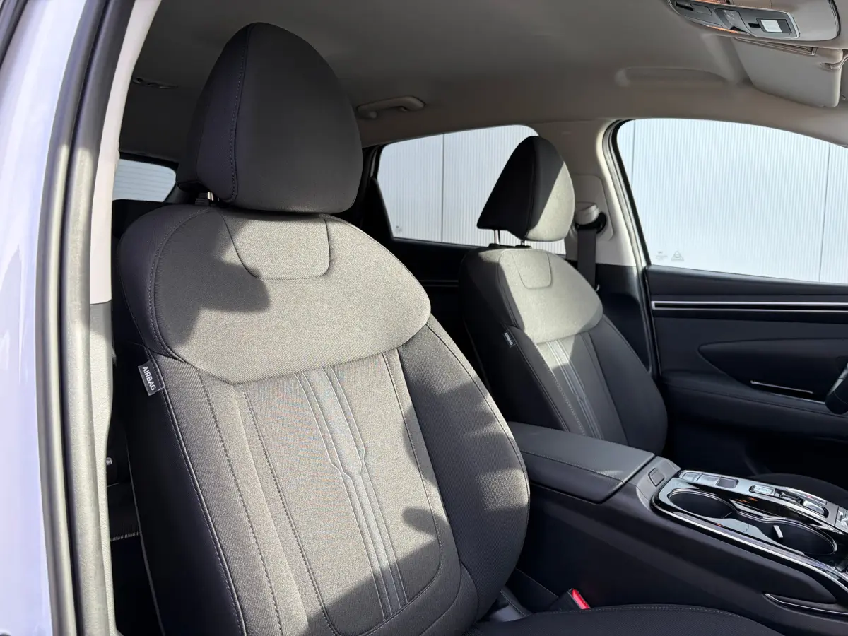 1.6 T-GDI 265pk PHEV Comfort Smart 4WD | Climate | Camera | Carplay | Keyless | Navigatie | Full - Led | Elek. Klep | Winterpakket | 19" Lichtmetaal | Krell Audio | Digitale Cockpit | Parkee