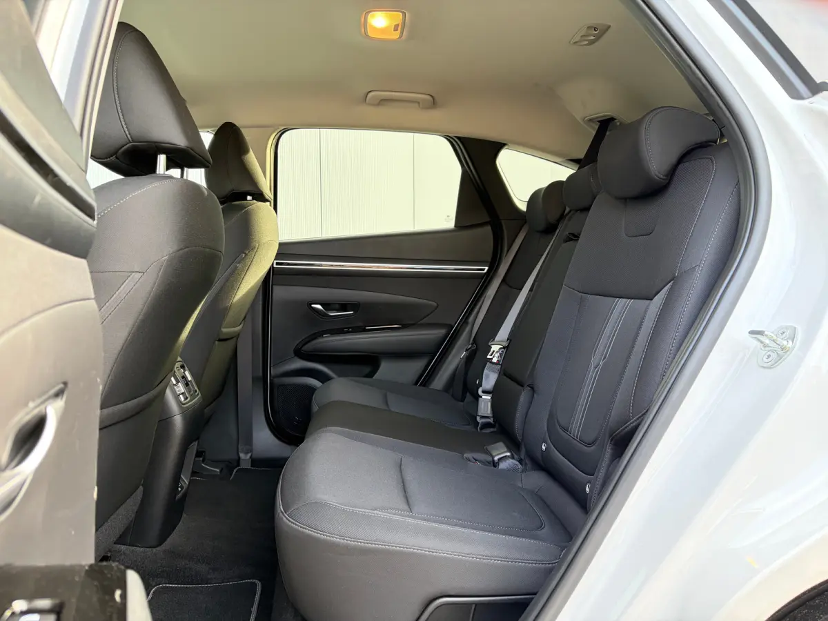 1.6 T-GDI 265pk PHEV Comfort Smart 4WD | Climate | Camera | Carplay | Keyless | Navigatie | Full - Led | Elek. Klep | Winterpakket | 19" Lichtmetaal | Krell Audio | Digitale Cockpit | Parkee